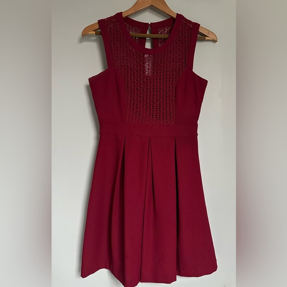 ModCloth Red Sleeveless Fit and Flare Dress with Sweetheart Mesh Neckline XS - Picture 6 of 8